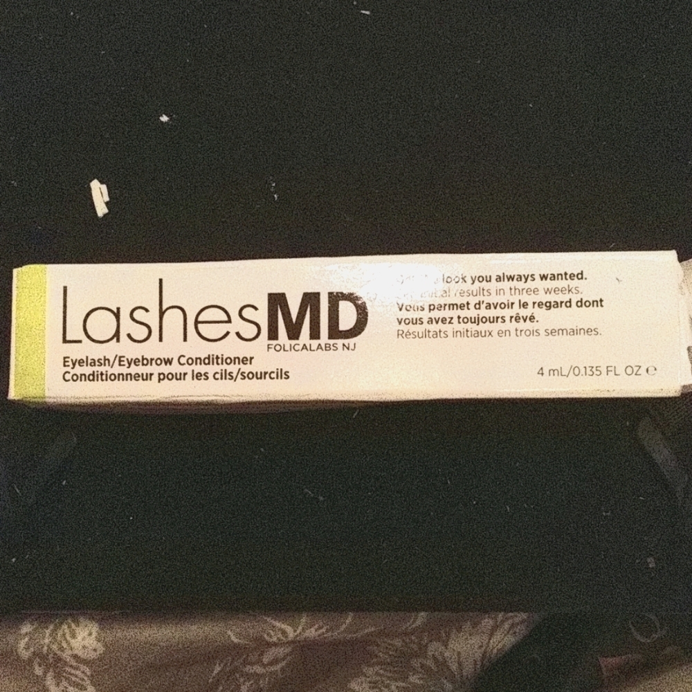Eyebrow and Eyelash conditioner
